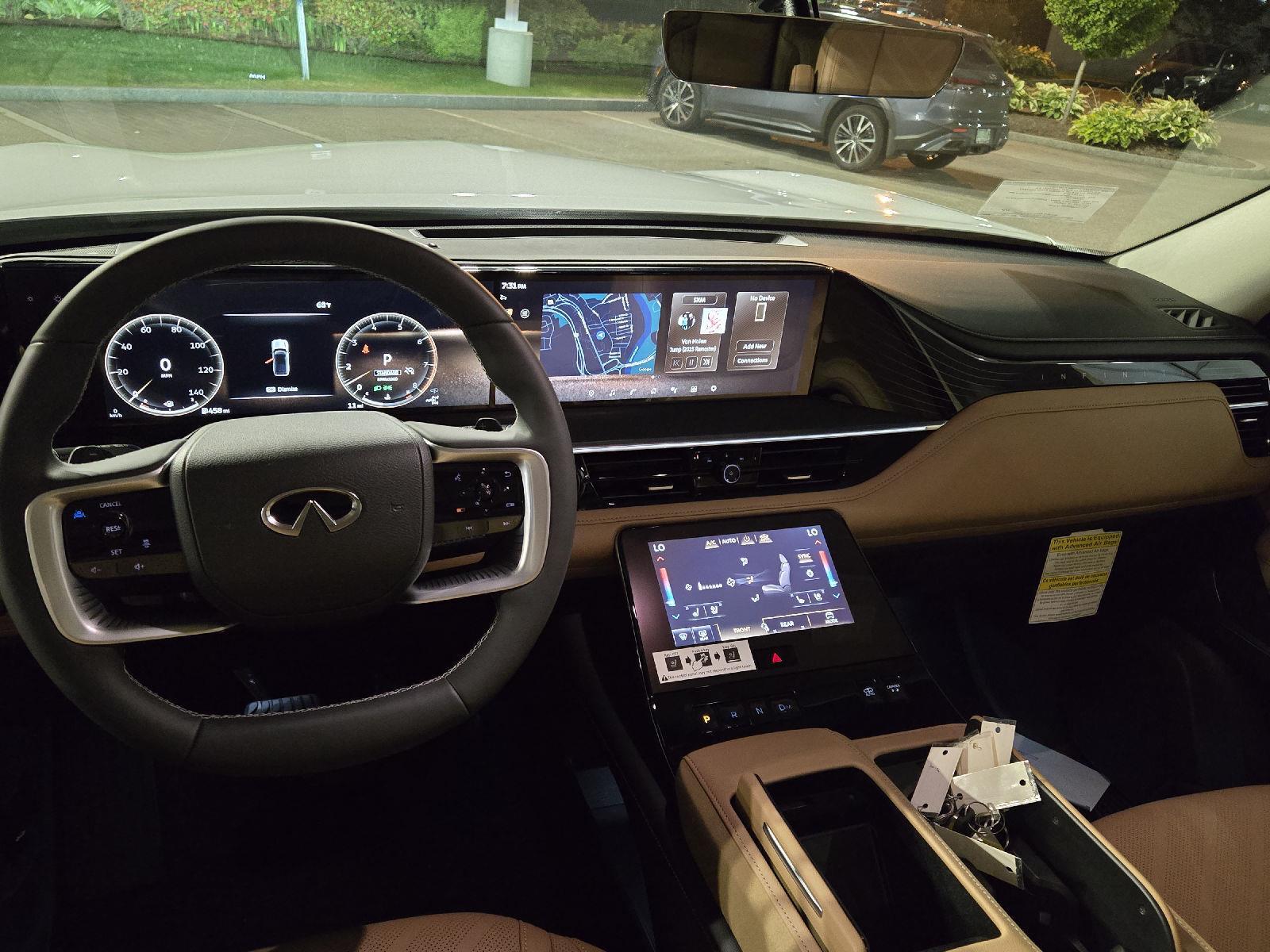 2026 Infiniti QX80 Luxe photo 8