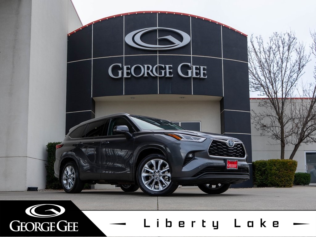 2023 Toyota Highlander Limited's photo