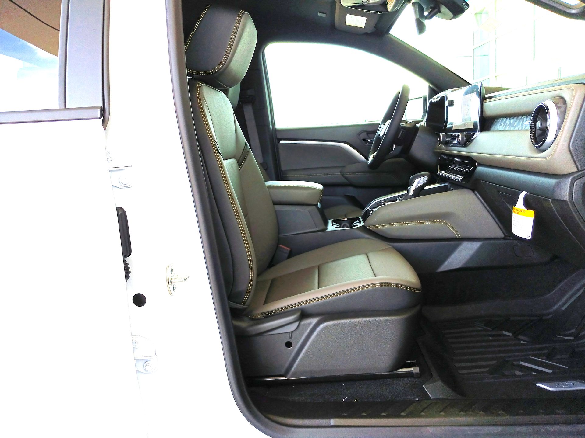 2025 Chevrolet Colorado ZR2 photo 28
