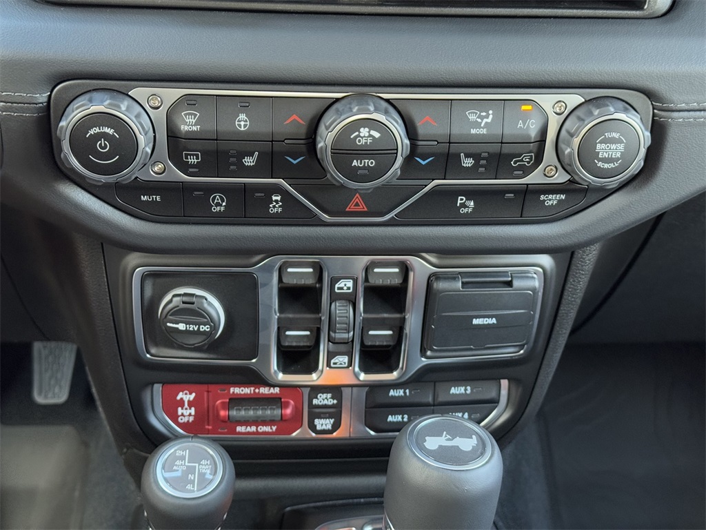 2025 Jeep Wrangler Rubicon X photo 14