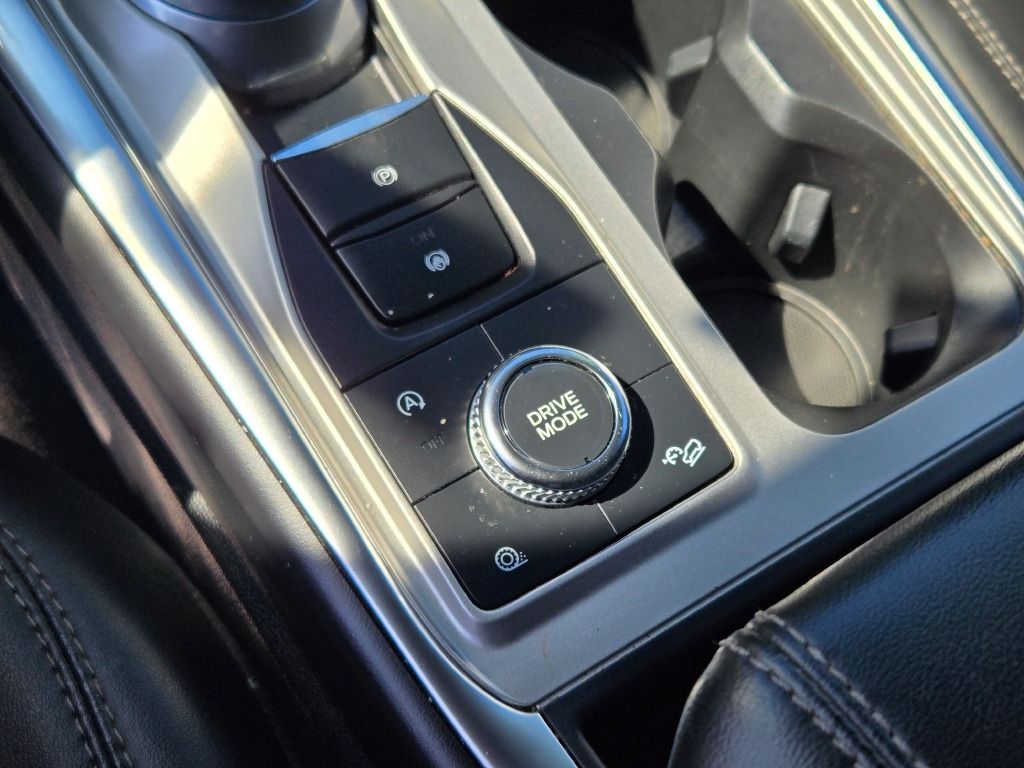 2023 Ford Explorer XLT photo 29
