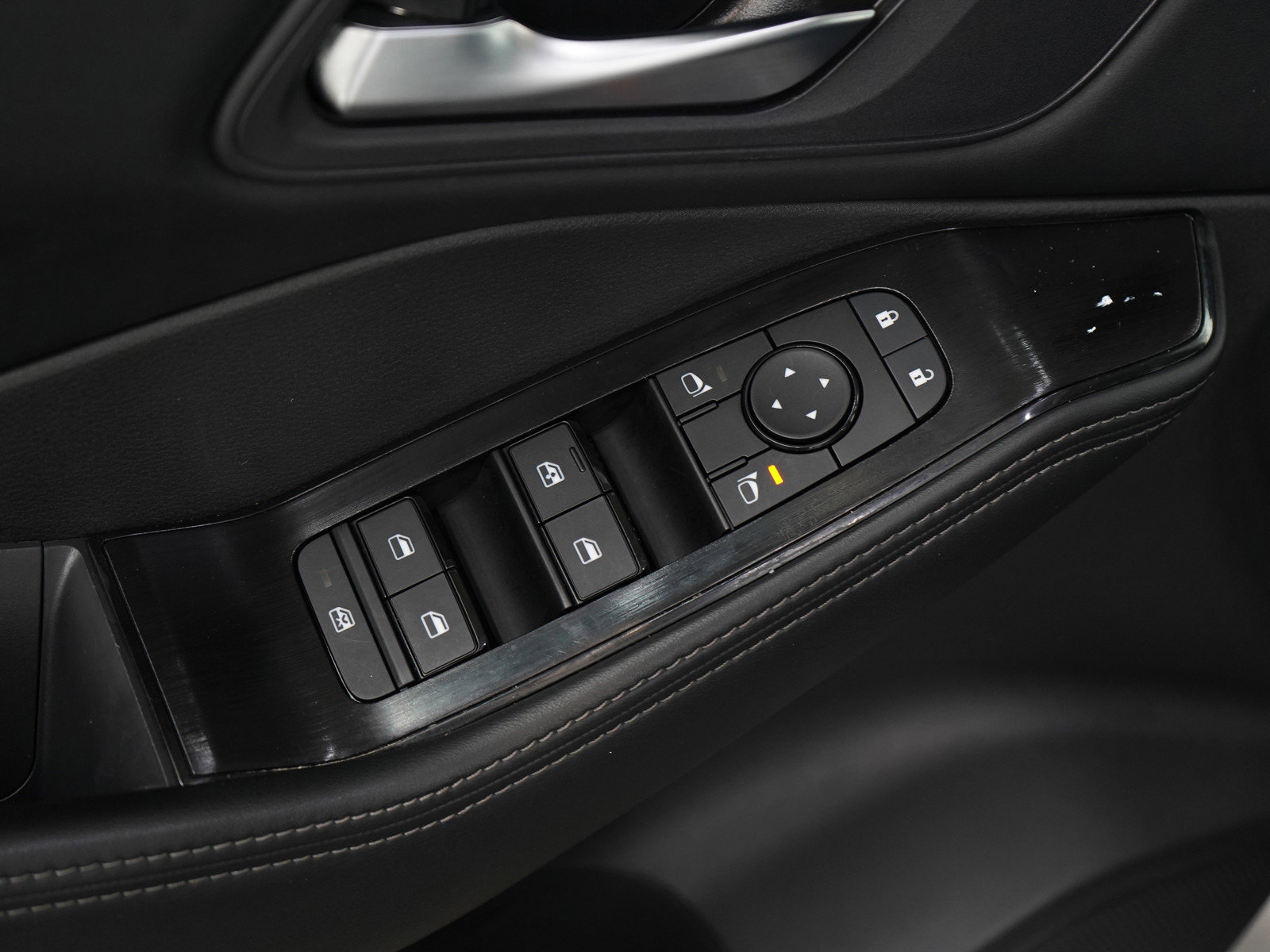 2024 Nissan Rogue SV photo 17