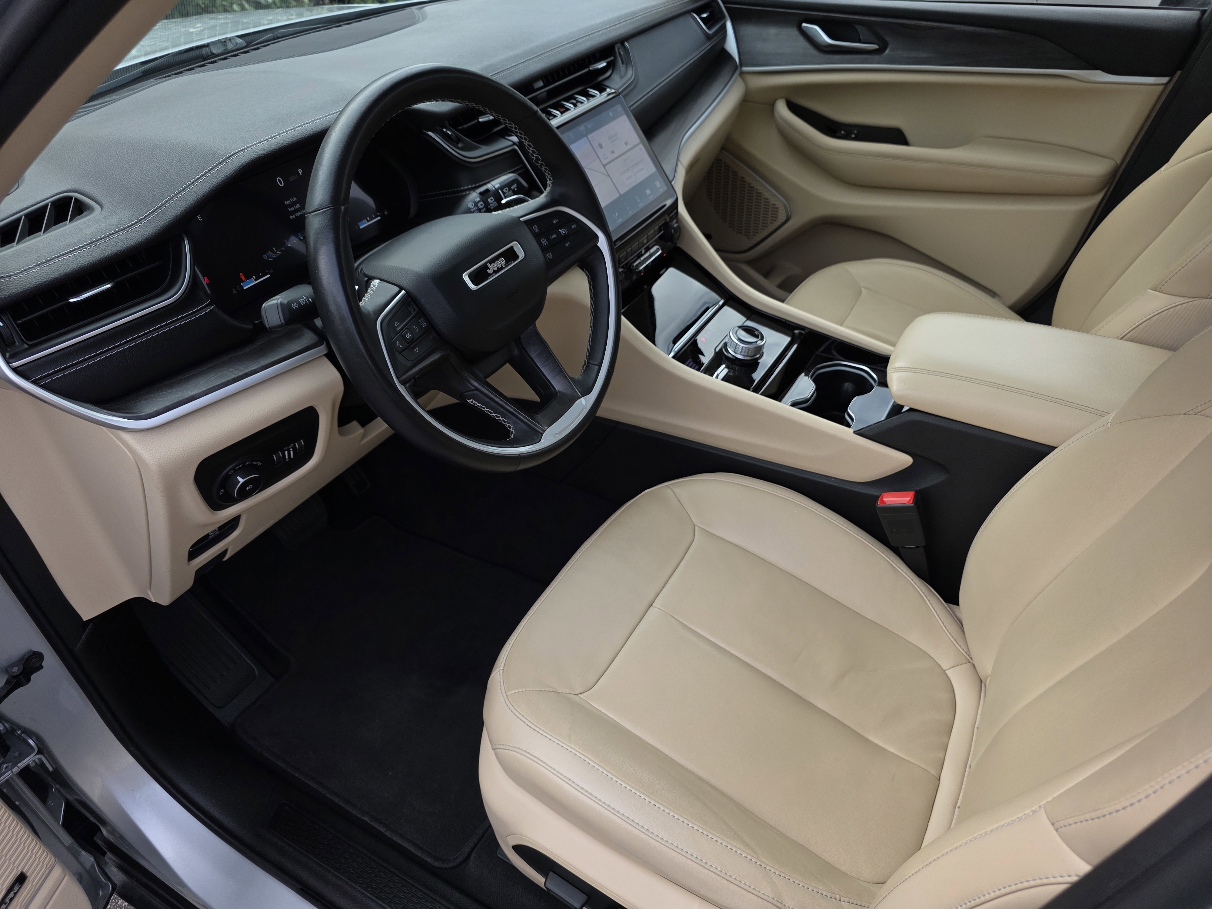 2022 Jeep Grand Cherokee Limited photo 6