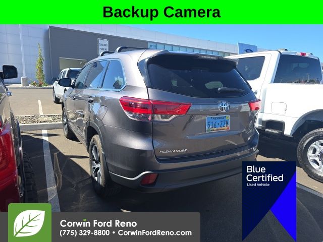 2018 Toyota Highlander LE Plus photo 3