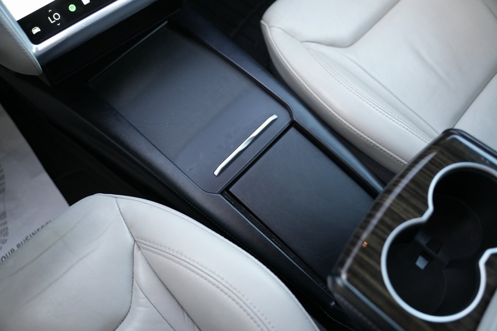 2016 Tesla Model S 70D photo 25
