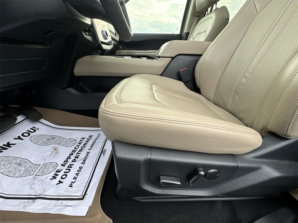 2024 Ford Expedition Limited photo 12