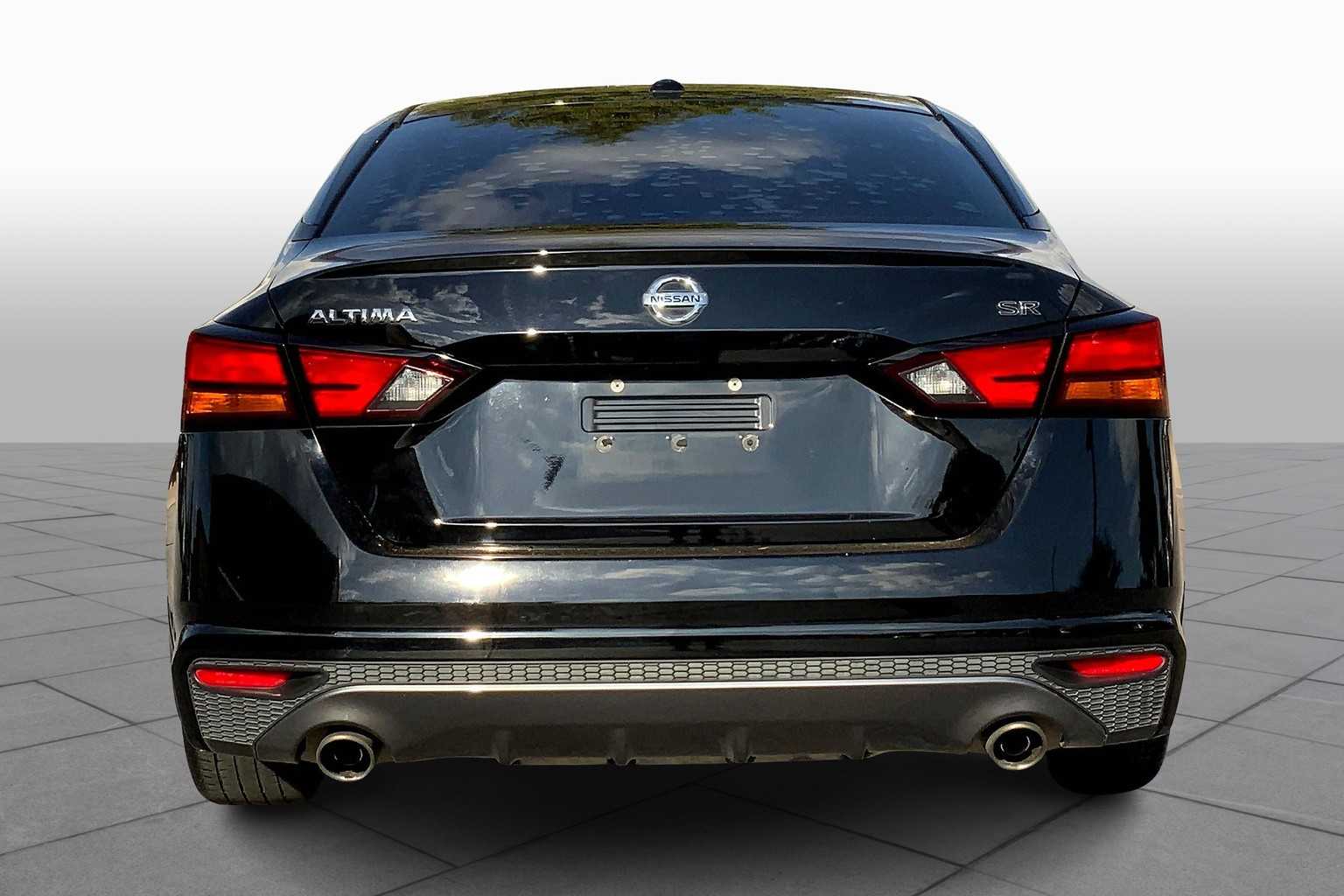 2019 Nissan Altima 2.5 SR photo 4