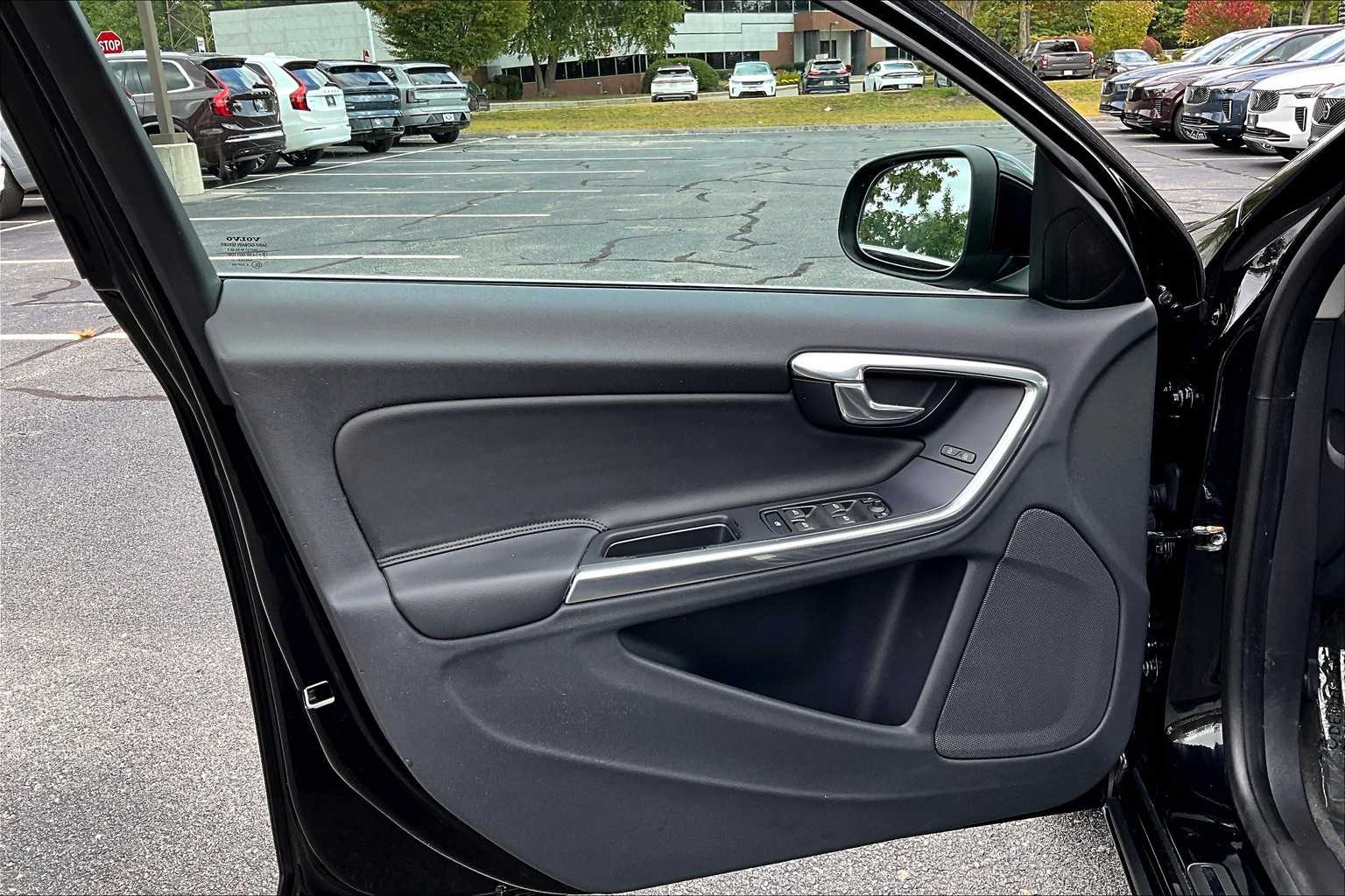 2013 Volvo S60 T5 Premier photo 19