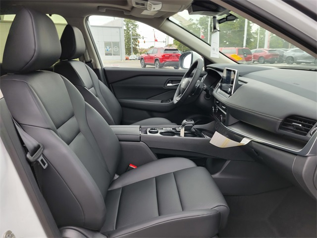 2026 Nissan Rogue SV photo 10