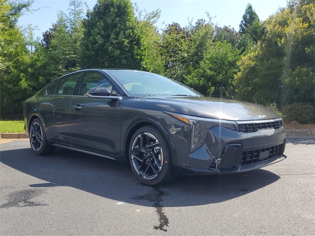 2025 Kia K4 GT-Line photo 3