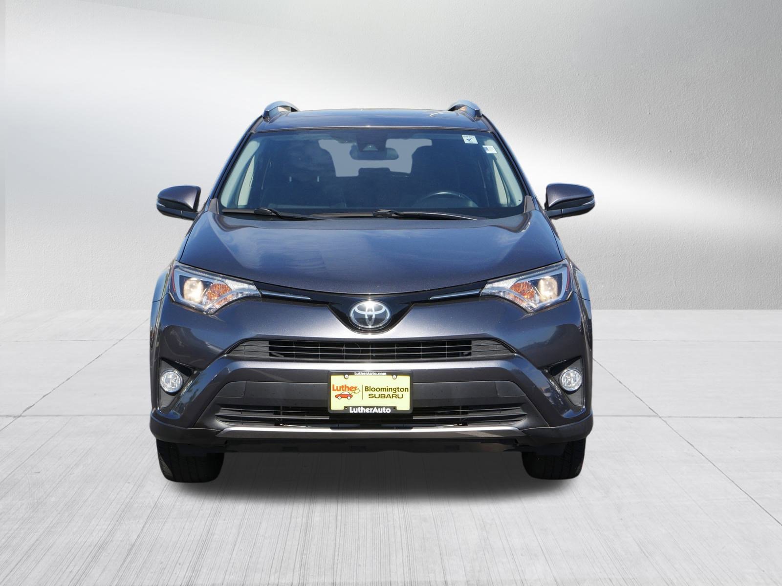 2018 Toyota RAV4 XLE photo 2