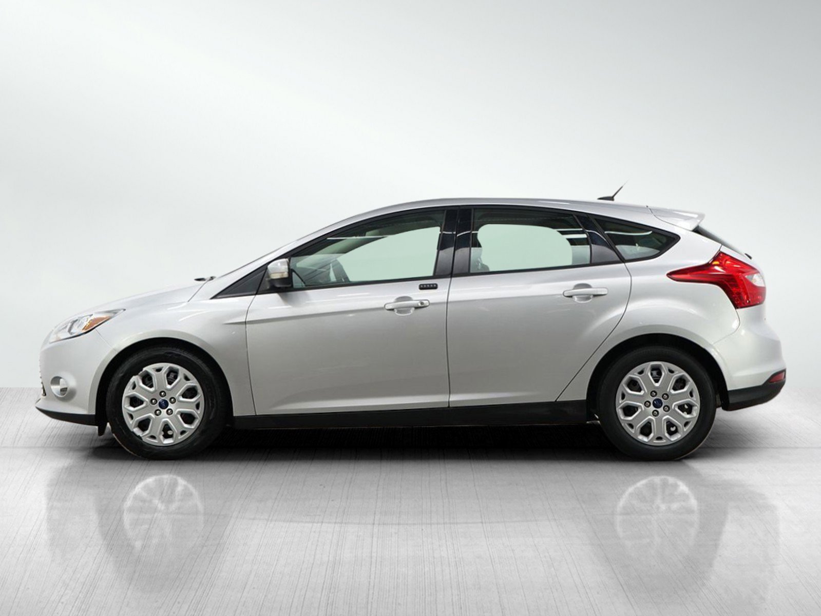 Used 2012 Ford Focus SE with VIN 1FAHP3K26CL321290 for sale in South Saint Paul, Minnesota