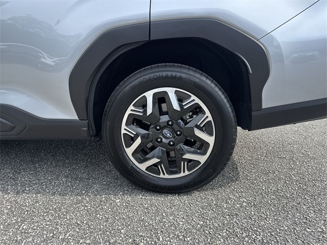 2025 Subaru Forester Premium photo 33