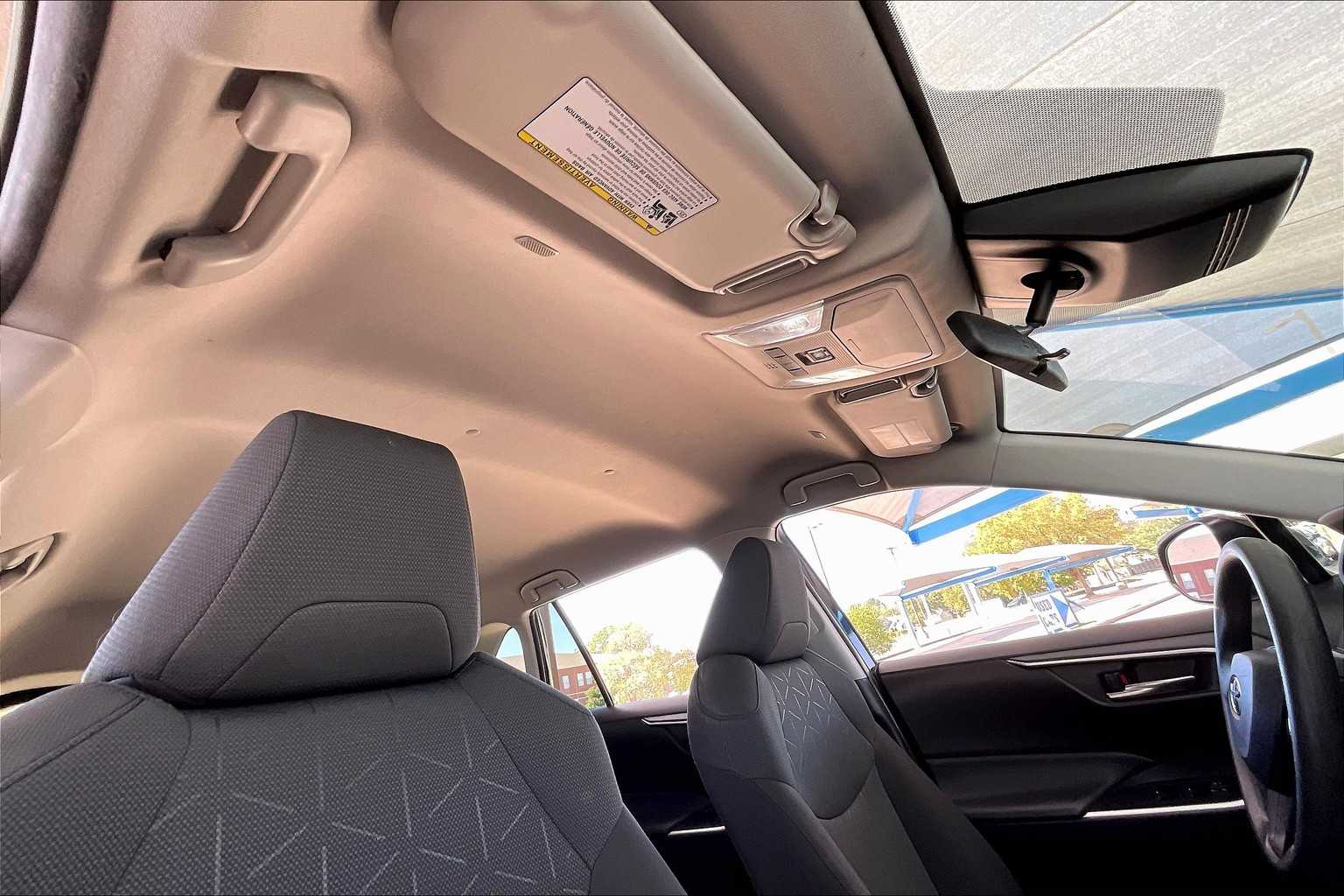2024 Toyota RAV4 XLE photo 13