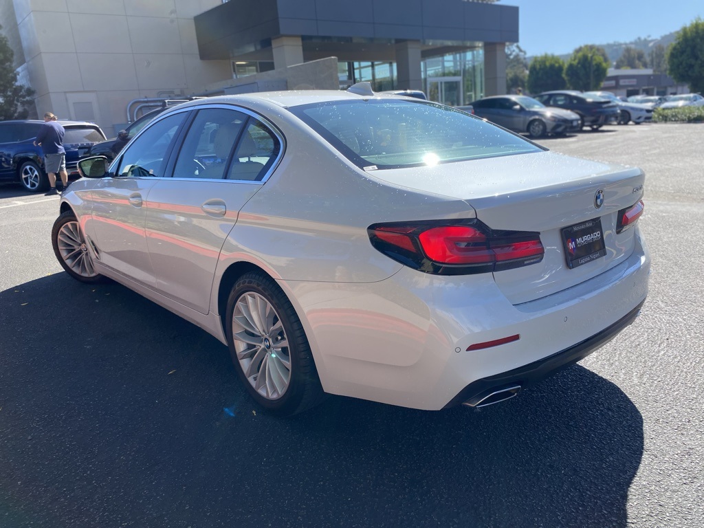 Used 2023 White BMW 530i image 3