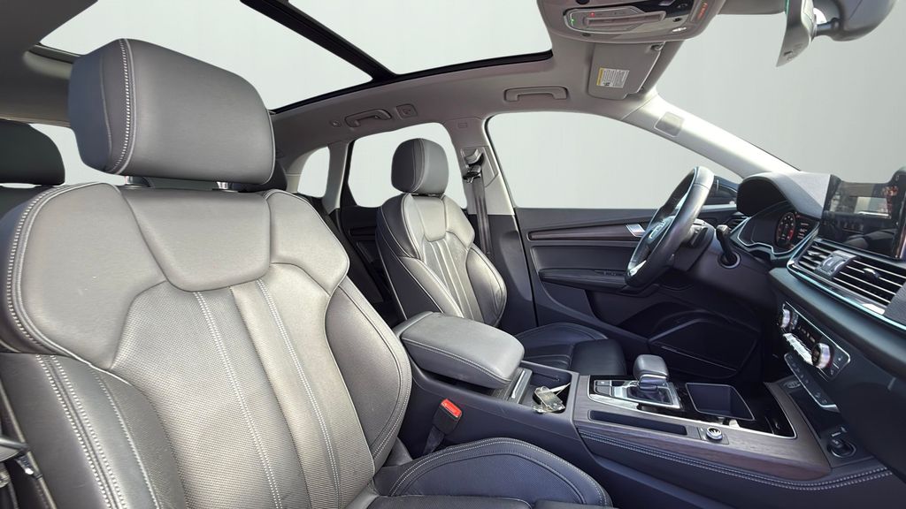 2021 Audi Q5 45 Prestige Premium photo 15