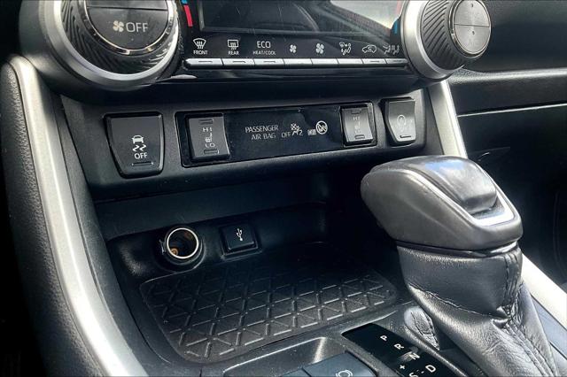 2022 Toyota RAV4 XLE Premium photo 32