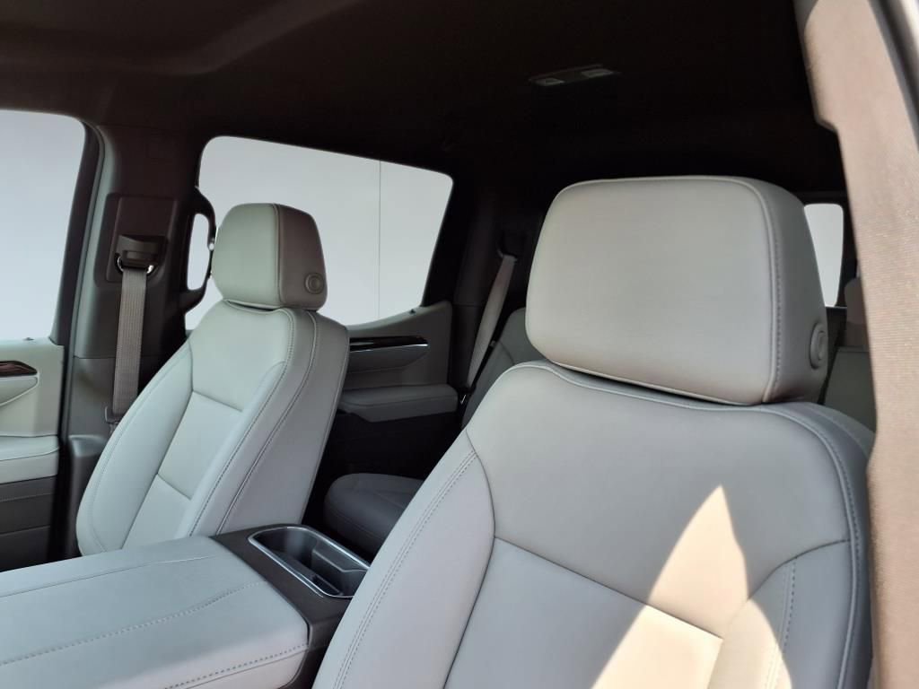 2025 Chevrolet Silverado 1500 LT photo 16