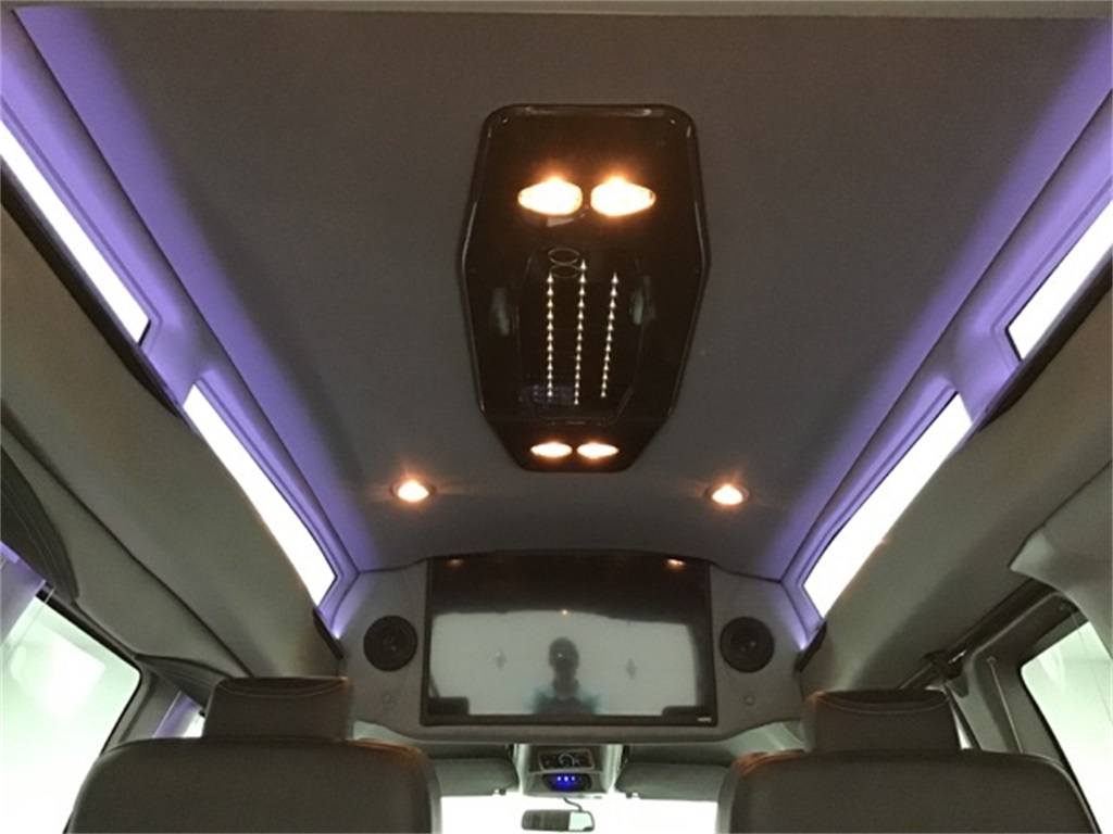 2023 Gmc Savana photo 9