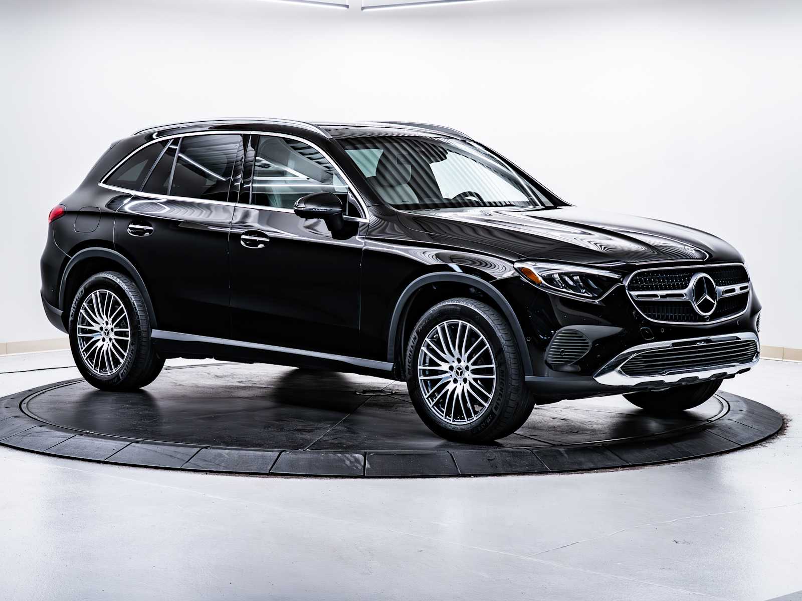 2024 Mercedes-Benz GLC GLC 300's photo