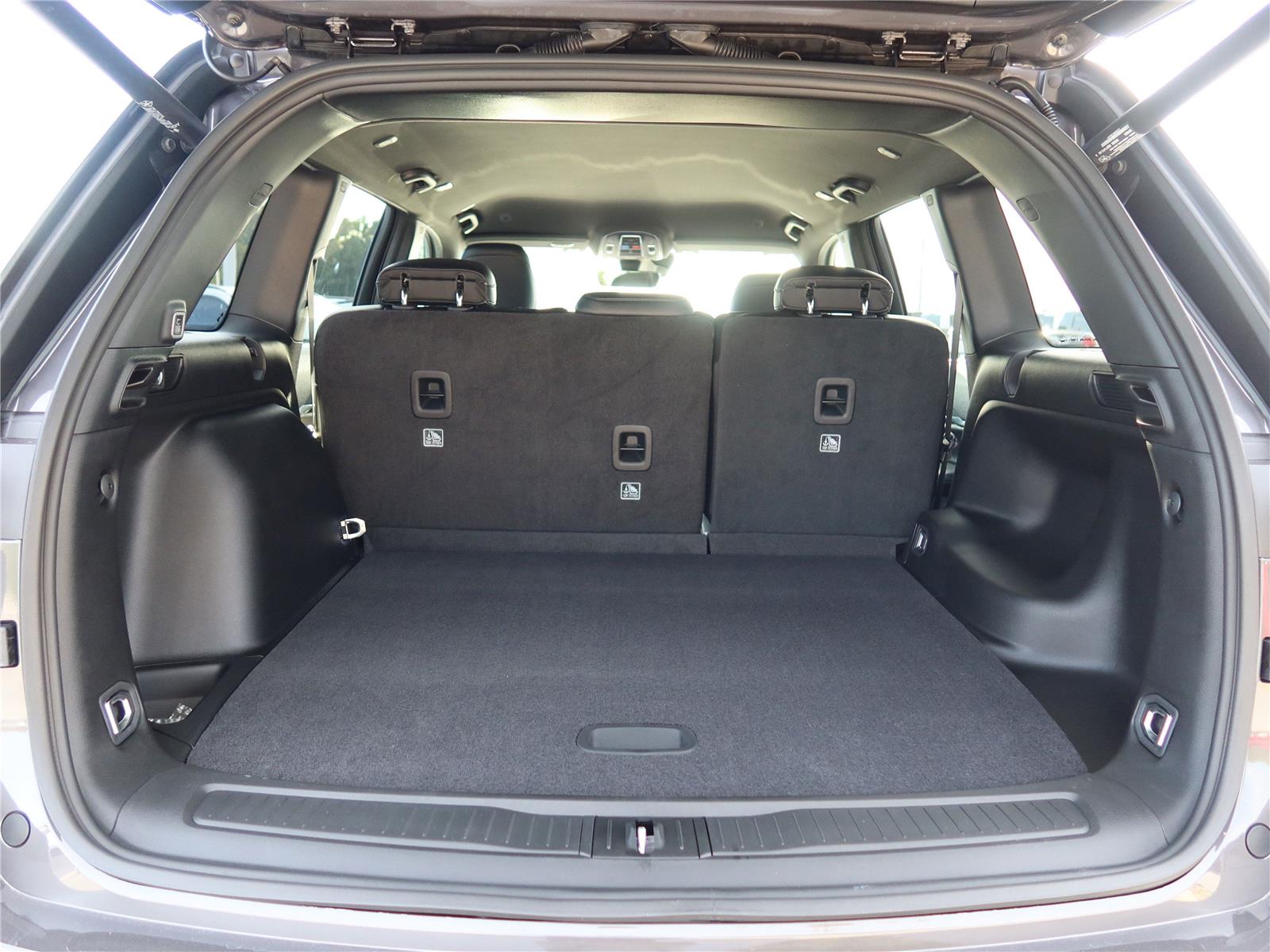 2025 Jeep Grand Cherokee Limited photo 3