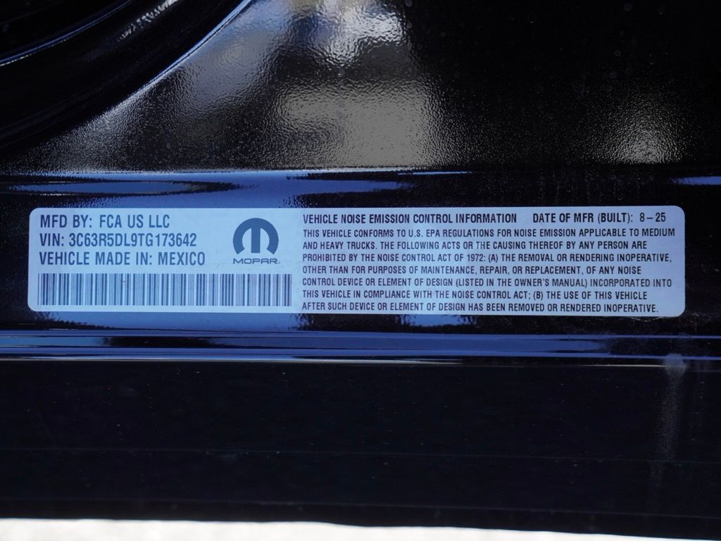 New 2026 Diamond Black Crystal Pearl-Coat Exterior Paint RAM Big Horn Night Edition image 30