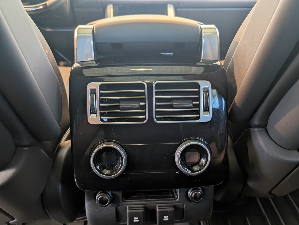 2020 Land Rover Range Rover HSE photo 23