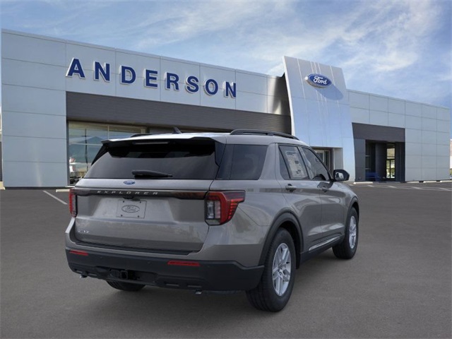 2025 Ford Explorer photo 2