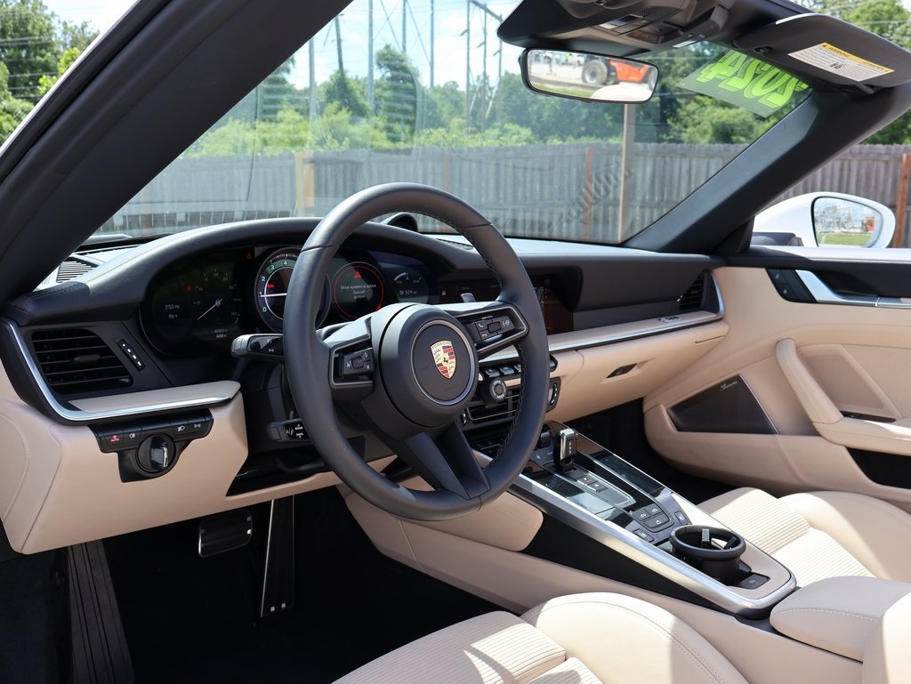 2024 Porsche 911 4S Cabriolet photo 4