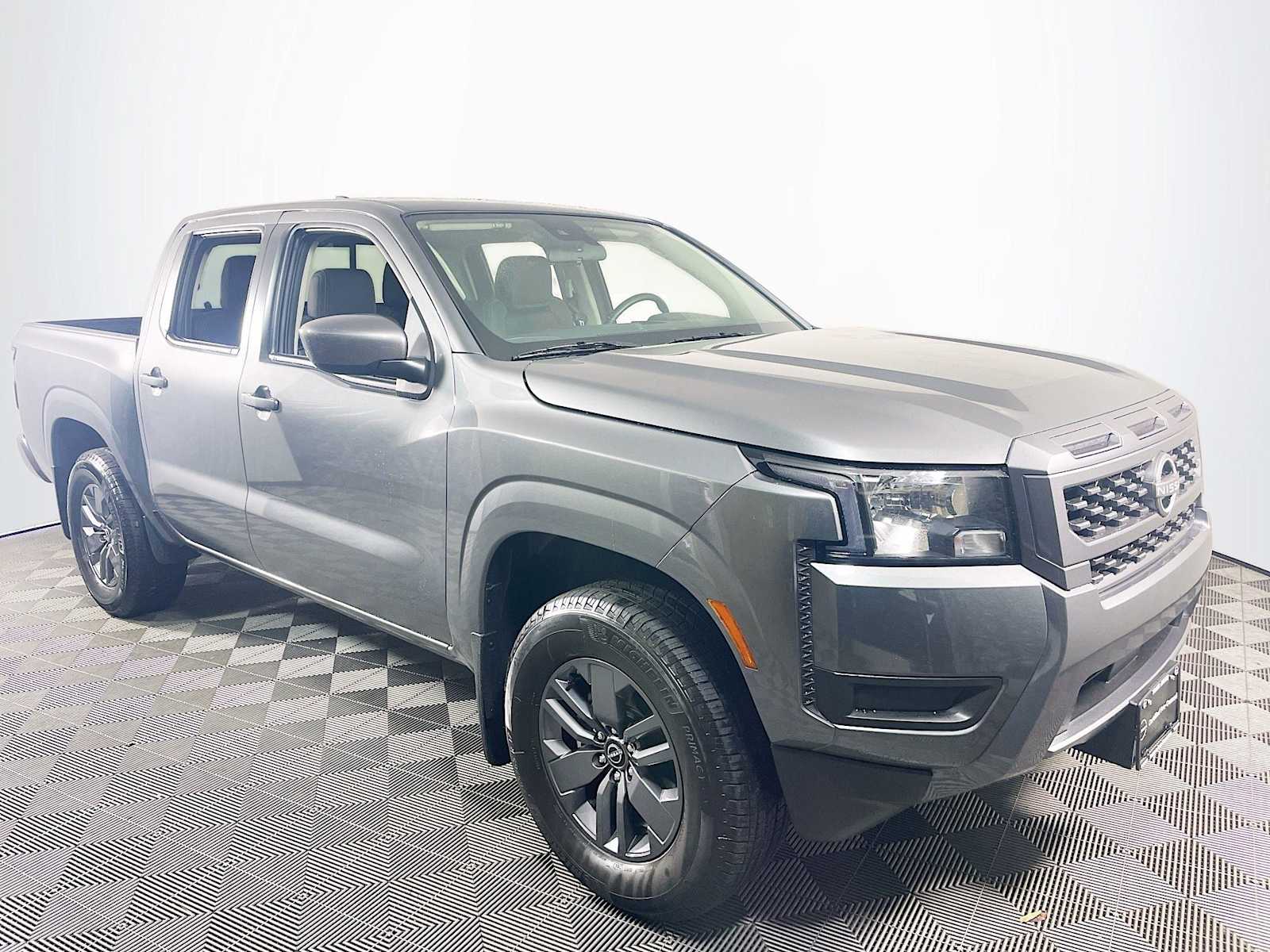 2025 Nissan Frontier Crew Cab SV photo 3