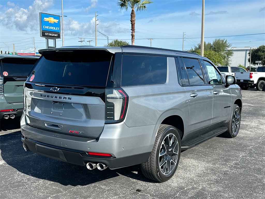2026 Chevrolet Suburban RST photo 4