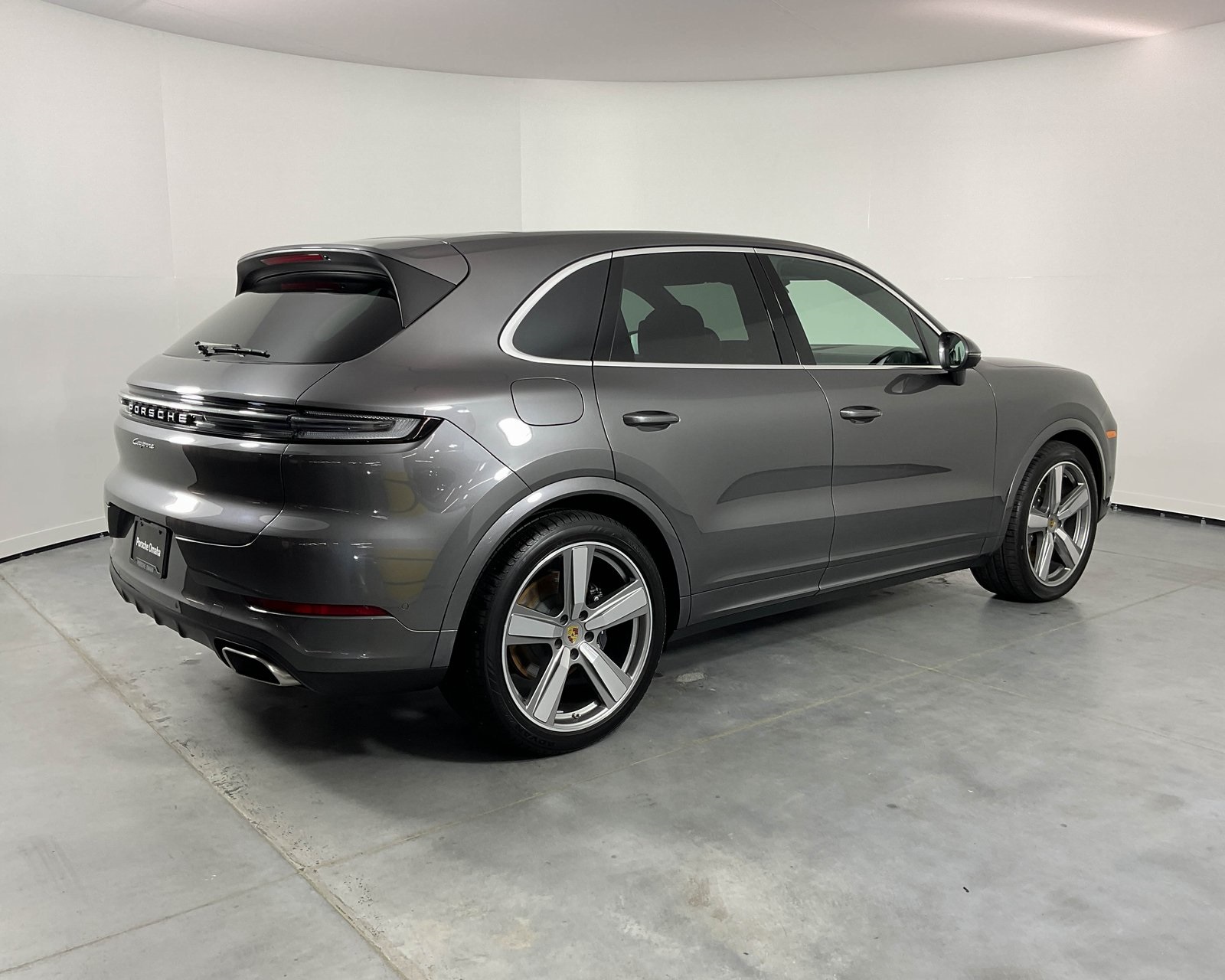 2024 Porsche Cayenne photo 7