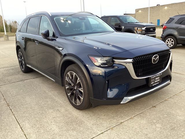 2024 Mazda CX-90 Premium photo 3