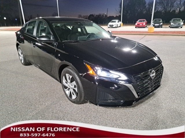 2025 Nissan Altima S's photo