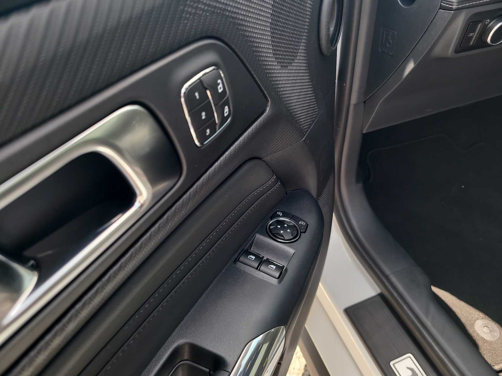 2025 Ford Mustang GT Premium photo 12