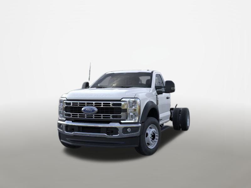 2025 Ford F-600 photo 2