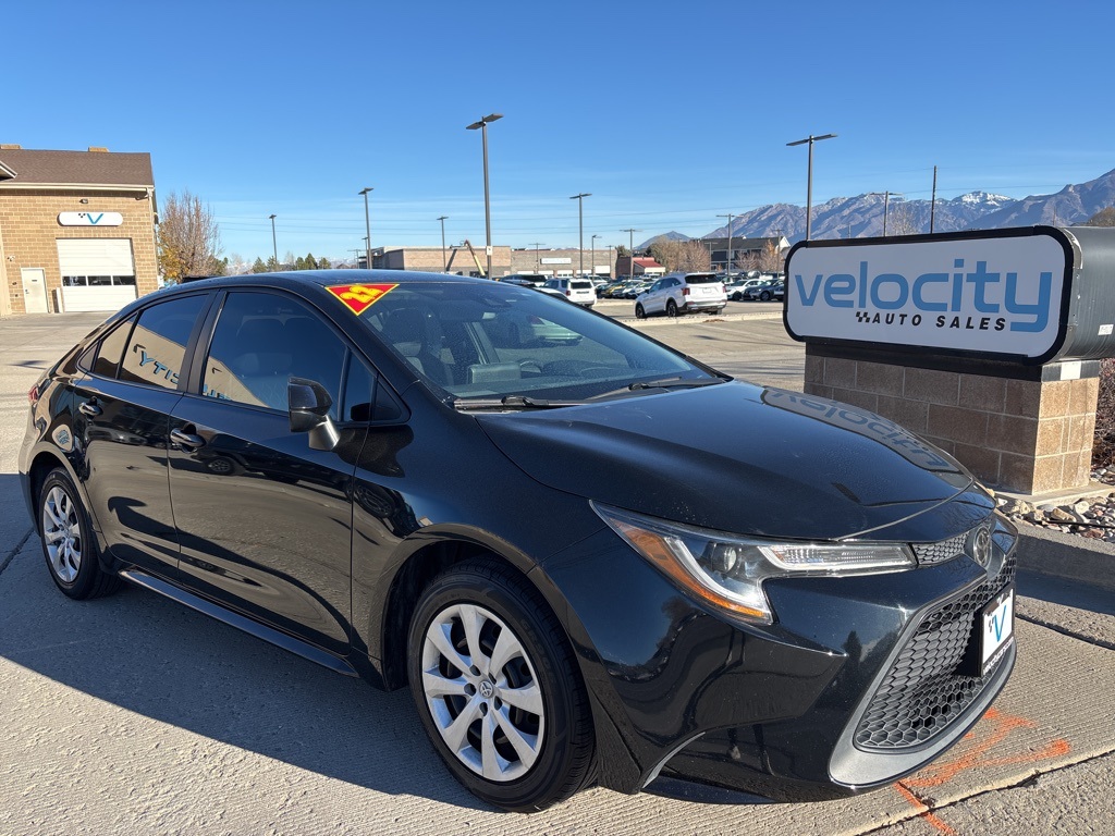 2022 Toyota Corolla LE's photo