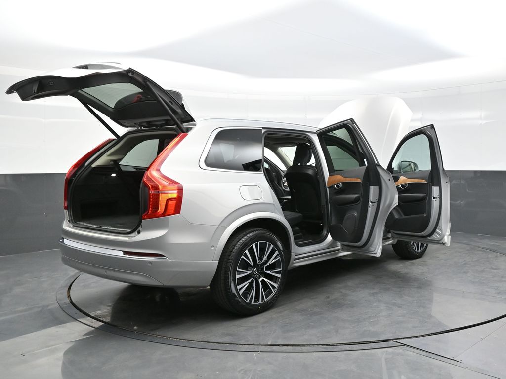 2023 Volvo XC90 T8 Plus photo 38