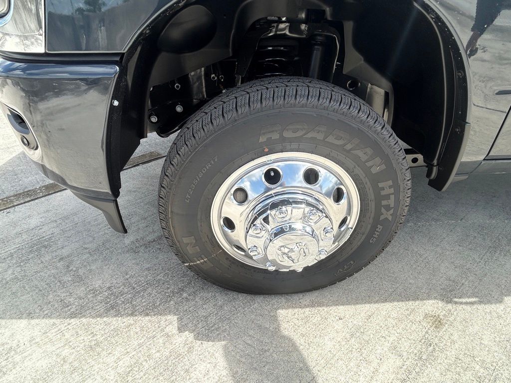 2025 Ram 3500 Laramie photo 23