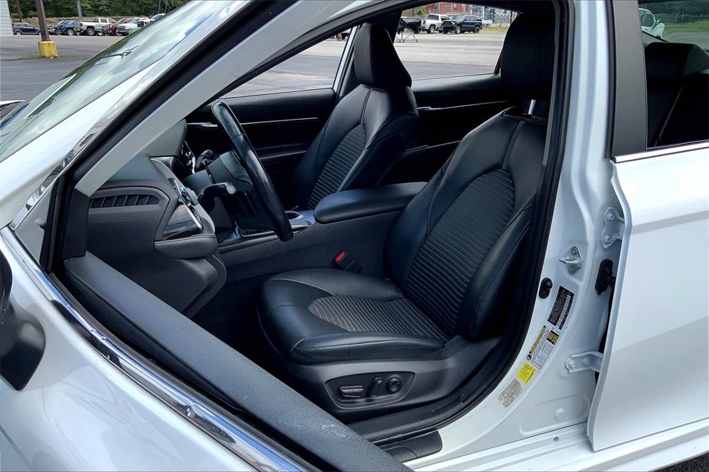 2021 Toyota Camry SE photo 24