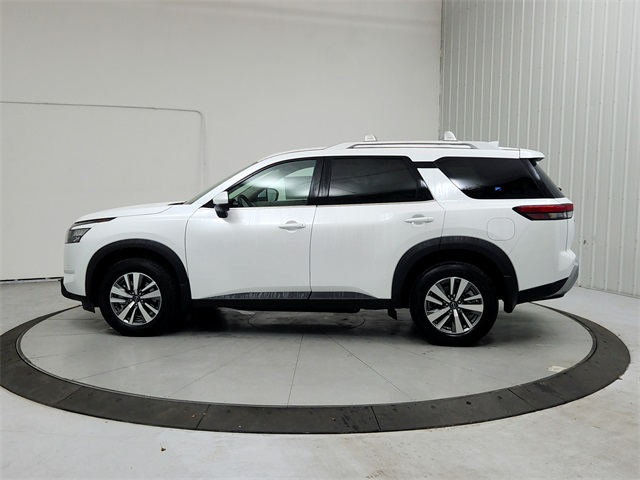 2025 Nissan Pathfinder SL photo 3