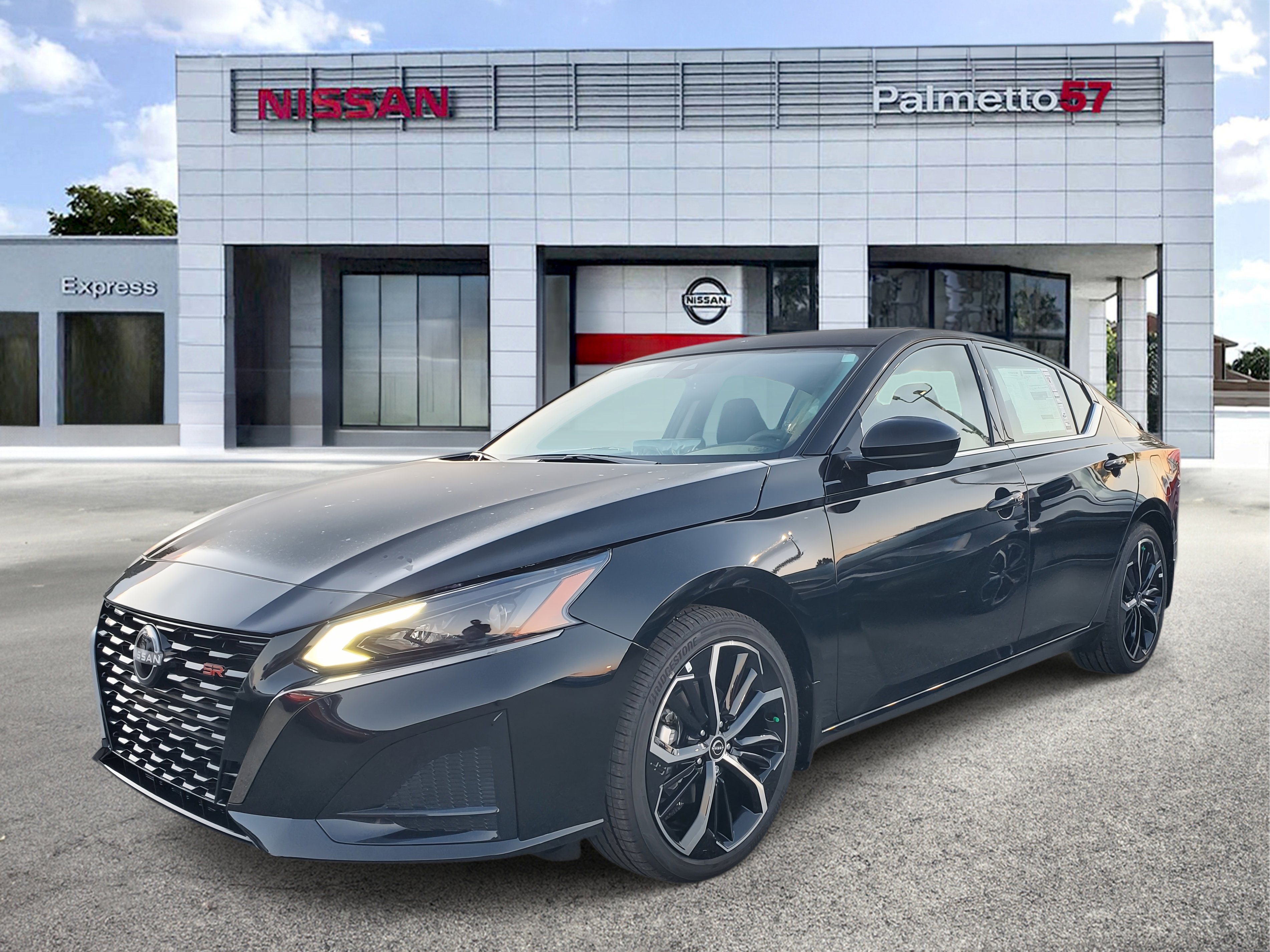 2025 Nissan Altima 2.5 SR photo 3