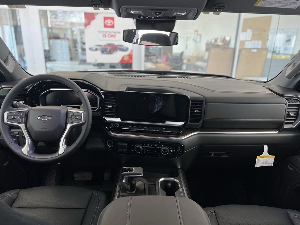 2024 Chevrolet Silverado 1500 RST photo 4