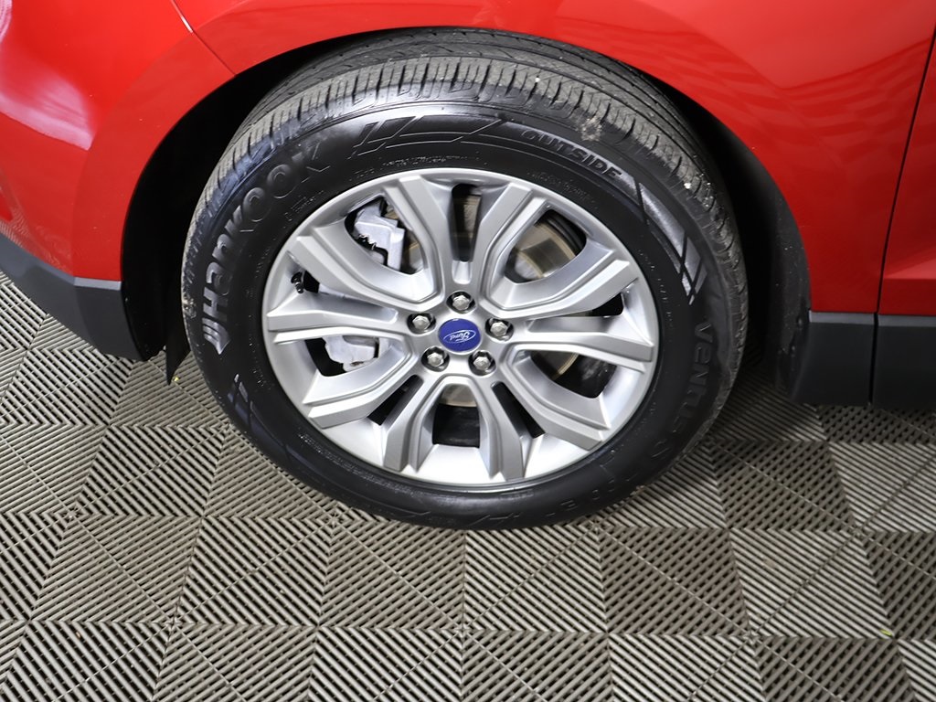 2022 Ford Edge Titanium photo 16