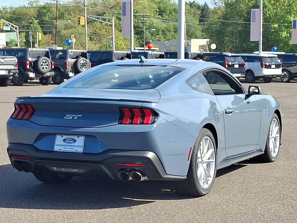 2025 Ford Mustang GT Premium photo 4