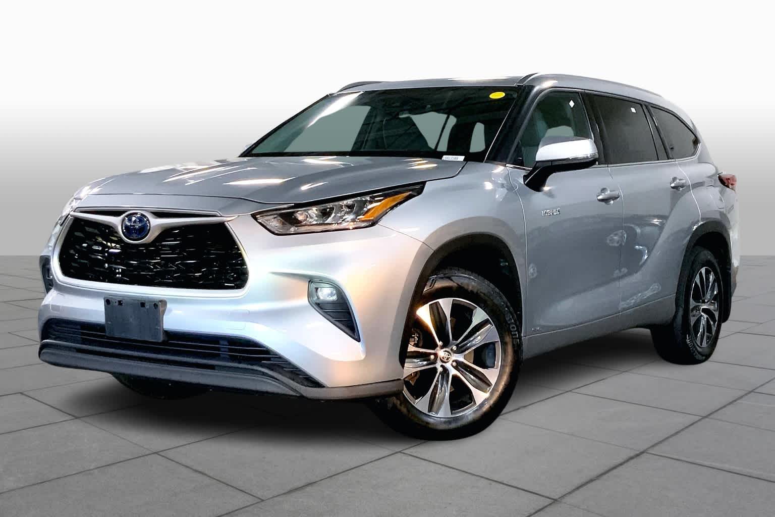 PreOwned 2020 Toyota Highlander Hybrid XLE in Danvers LS513349 Ira Toyota of Danvers