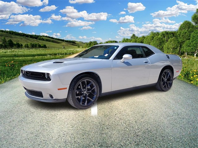 2021 Dodge Challenger SXT photo 2