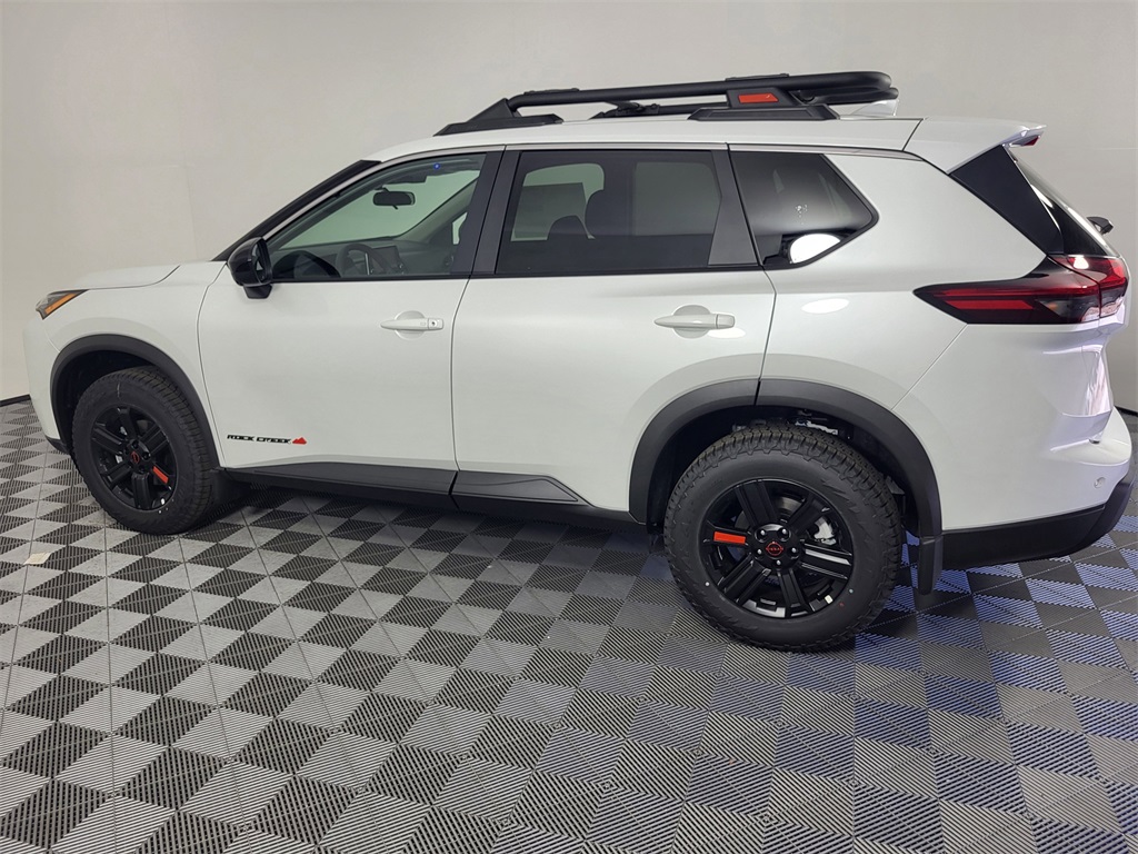 2025 Nissan Rogue SV photo 5