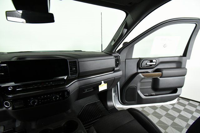2025 Chevrolet Silverado 3500HD LT photo 19