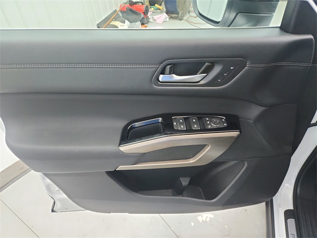 2025 Nissan Pathfinder Platinum photo 27